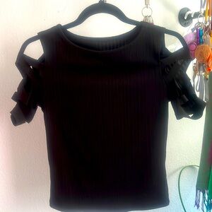 Black cross cross cut short sleeved shirt